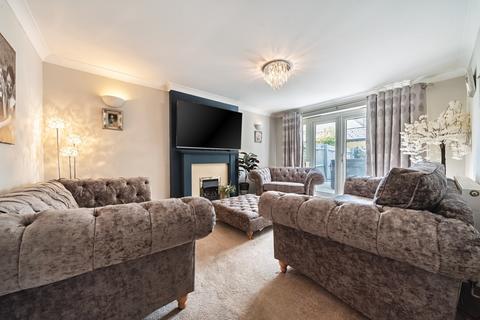 2 Brome Way, Carterton, OX18 1JS