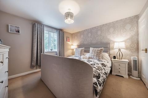 2 Brome Way, Carterton, OX18 1JS