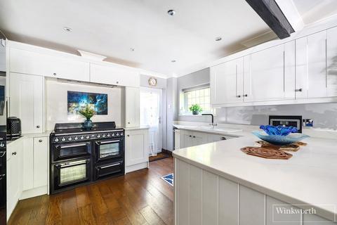 Fairview Hatchet Lane, Winkfield, Windsor, SL4 2EG
