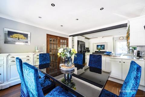 Fairview Hatchet Lane, Winkfield, Windsor, SL4 2EG