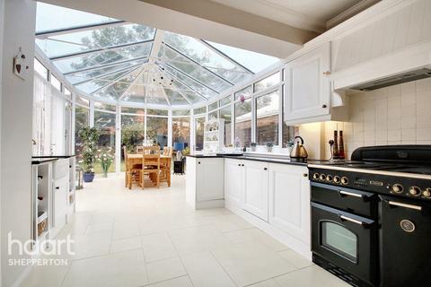3 bedroom detached house for sale, Mulberry Trees, Shepperton