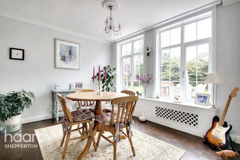 3 bedroom detached house for sale, Mulberry Trees, Shepperton