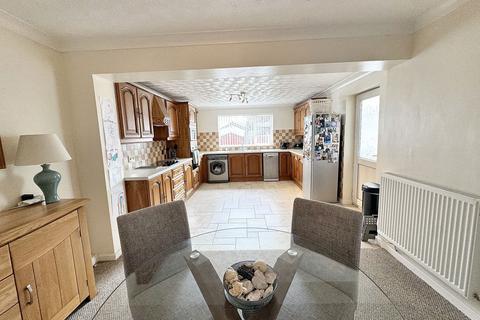 3 bedroom detached house for sale, Heol Conwy, Abergele, LL22 7UT
