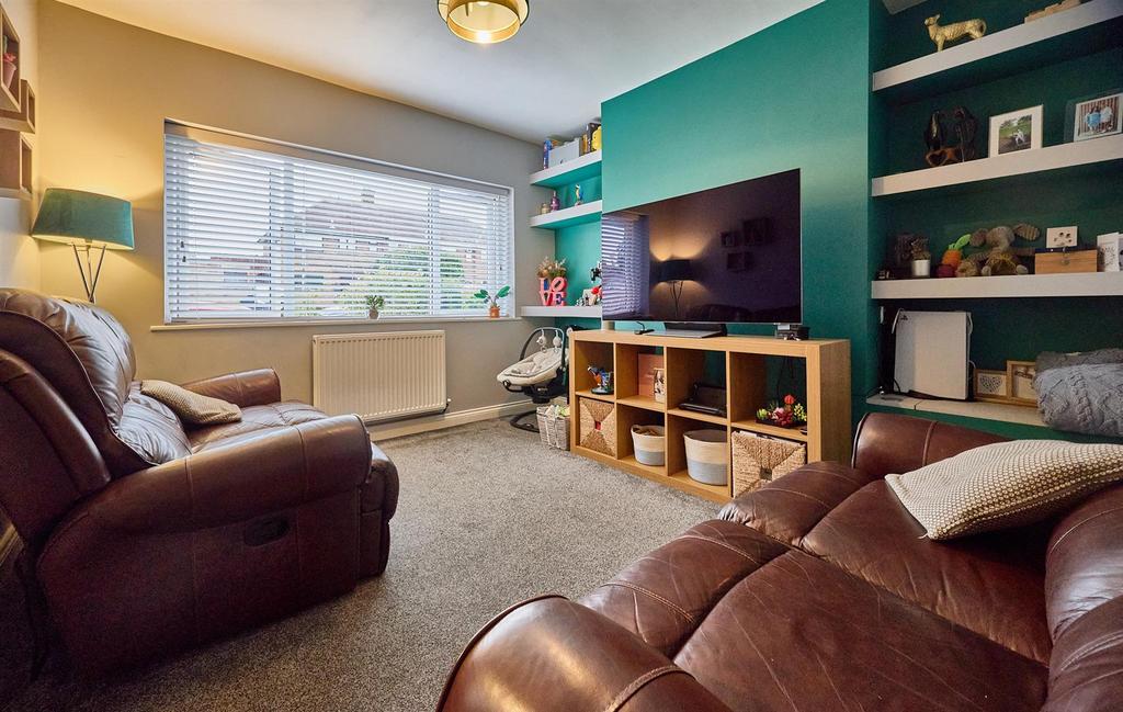 Lounge to Front