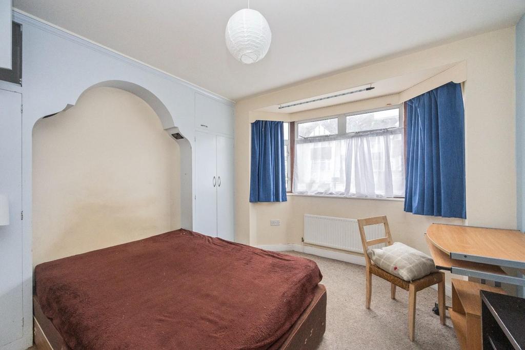 Bedroom (2).JPG