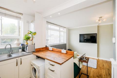 undefined, Gardner Close, Wanstead