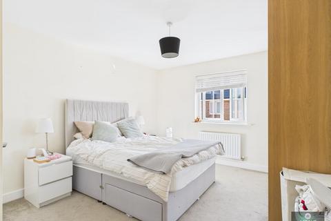 25 Bricklayer Lane, Faygate, Horsham, RH12 0AA