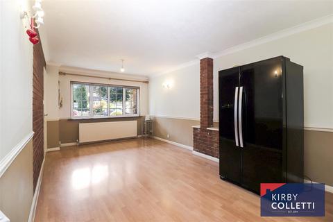 3 bedroom semi-detached house for sale, Huntingdon Close, Broxbourne