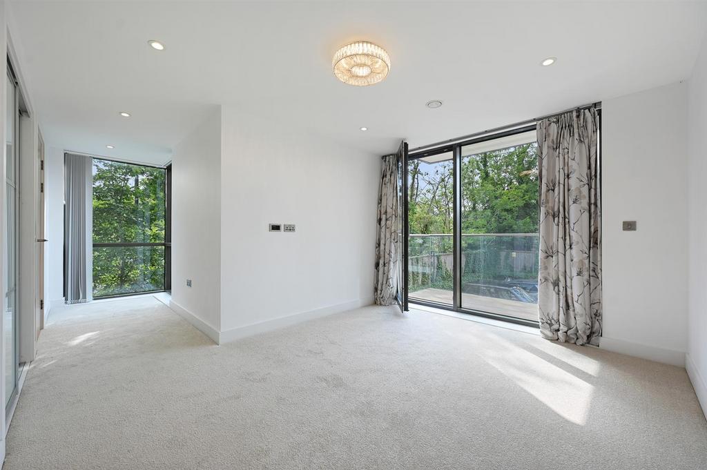 Master Bedroom.jpg