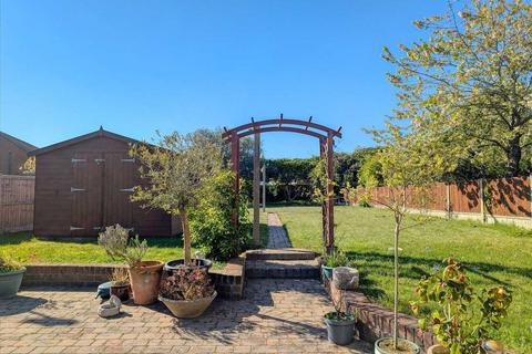 3 bedroom bungalow for sale, Brightlingsea CO7