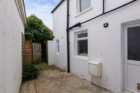 4 bedroom semi-detached house for sale, Seabrook Road, Hythe, CT21