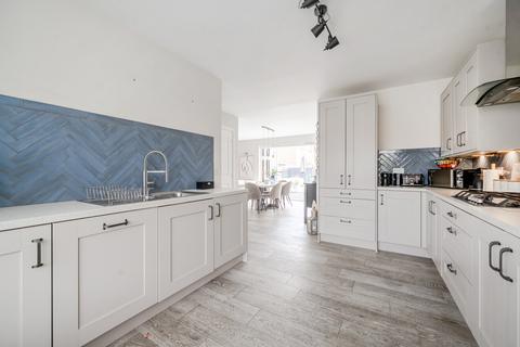 1 Austen Grove, Arborfield Green, Reading, RG2 9UP