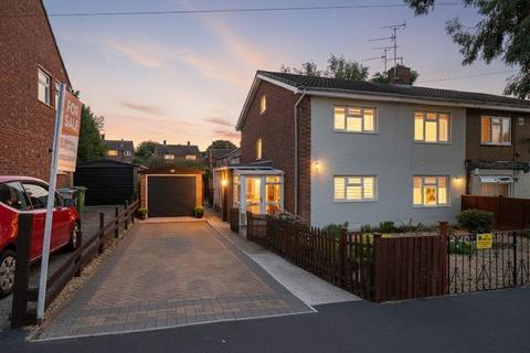 2 bedroom maisonette for sale, Willow Crescent, Oakham