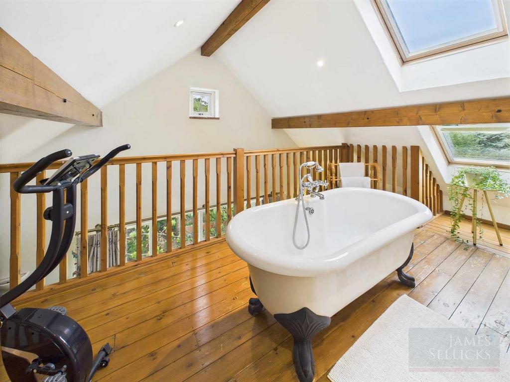 Mezzanine Bathroom