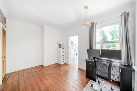 4 Hawarden Road, Caterham, CR3 5QT