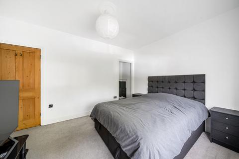 4 Hawarden Road, Caterham, CR3 5QT