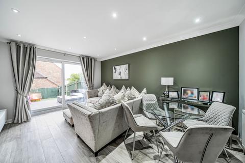 4 Gwynne Road, Caterham, CR3 5FH
