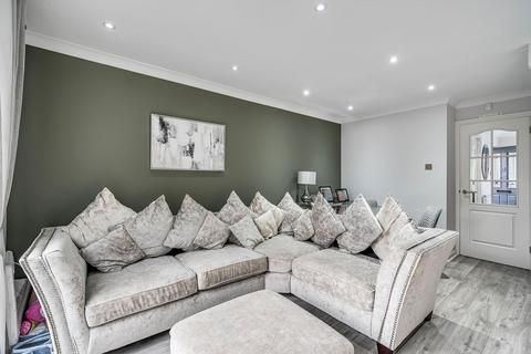 4 Gwynne Road, Caterham, CR3 5FH