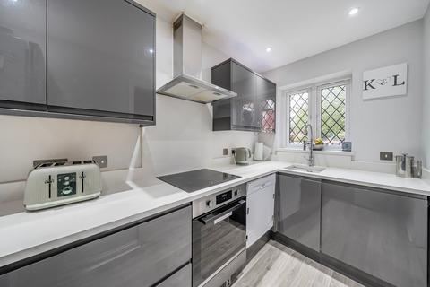 4 Gwynne Road, Caterham, CR3 5FH