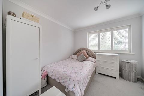 4 Gwynne Road, Caterham, CR3 5FH