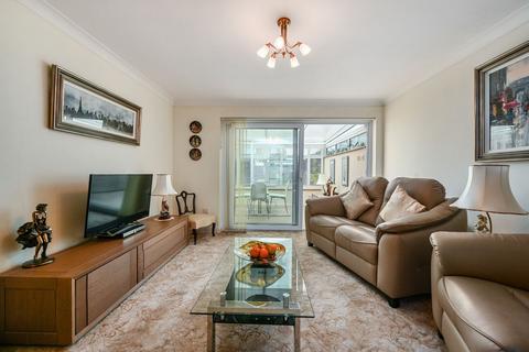 undefined, Lynwood, Folkestone CT19