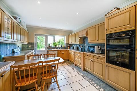 4 bedroom detached house for sale, London Road, Clanfield