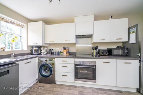3 bedroom end of terrace house for sale, Sherwood Drive, Cannock WS11