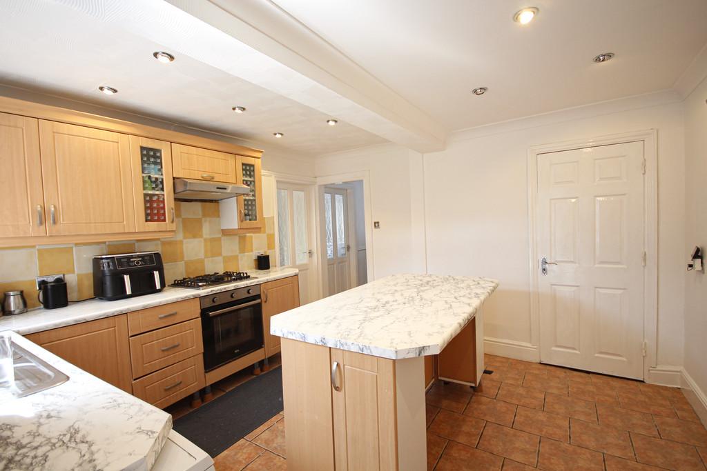 Kitchen W Island 2