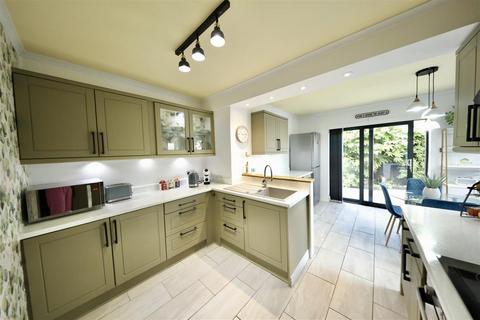 10 Amanda Close, Hull, HU6 8BJ