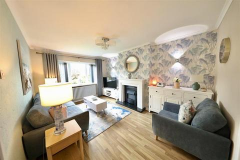 10 Amanda Close, Hull, HU6 8BJ