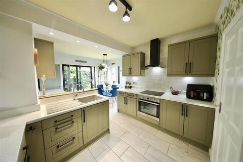 10 Amanda Close, Hull, HU6 8BJ