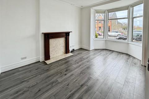 5 bedroom semi-detached house for sale, Beacon Road, Herne Bay