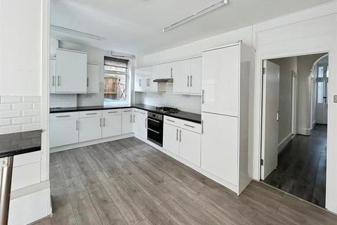 5 bedroom semi-detached house for sale, Beacon Road, Herne Bay