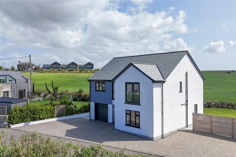 undefined, Eleni Close, Sennen TR19