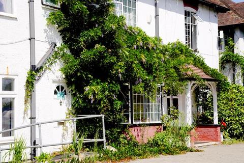 undefined, Station Road, Uxbridge, UB8