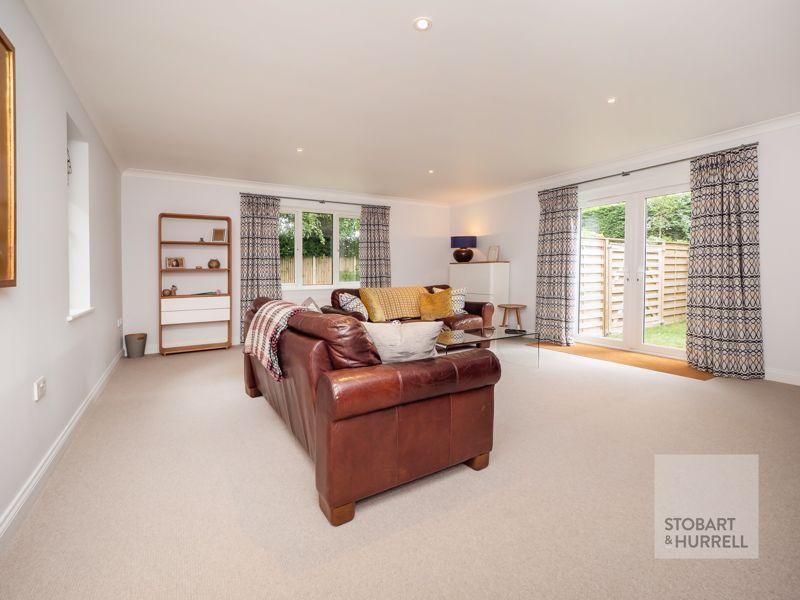 Lounge Outlook