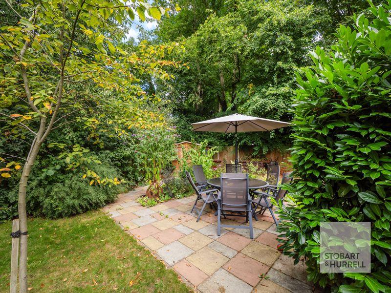 Alfresco Dining