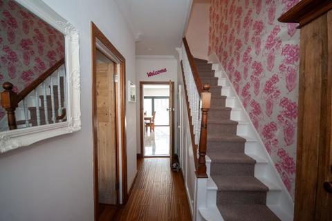 undefined, Oakleigh Park Drive, Leigh-On-Sea