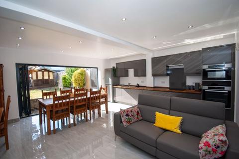 undefined, Oakleigh Park Drive, Leigh-On-Sea