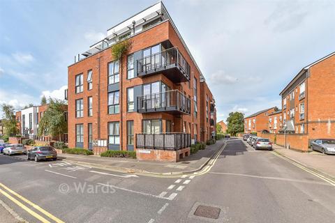 1 bedroom ground floor flat for sale, Avebury Avenue, Tonbridge, Kent