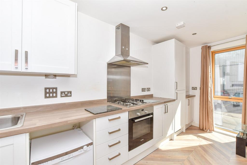 Lounge/ Diner/ Kitchen