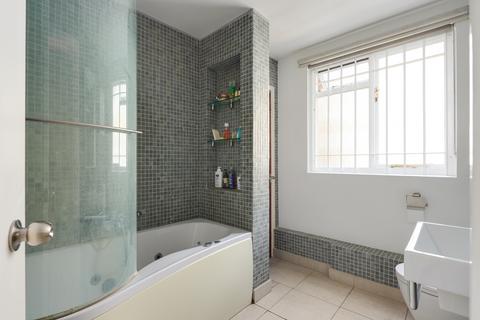 237a Bethnal Green Road, London, E2 6AB