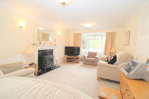 4 bedroom detached house for sale, Rylands Heath, Wigmore, Luton, Bedfordshire, LU2 8TZ