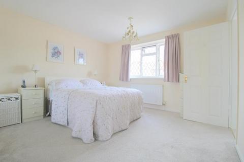 4 bedroom detached house for sale, Rylands Heath, Wigmore, Luton, Bedfordshire, LU2 8TZ