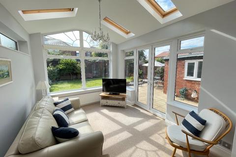 undefined, The Broadway, Tynemouth  *  HOLIDAY HOME *