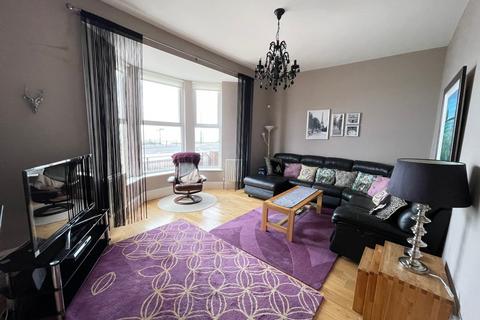 undefined, Grand Parade, Tynemouth.  *  HOLIDAY LET APARTMENT *