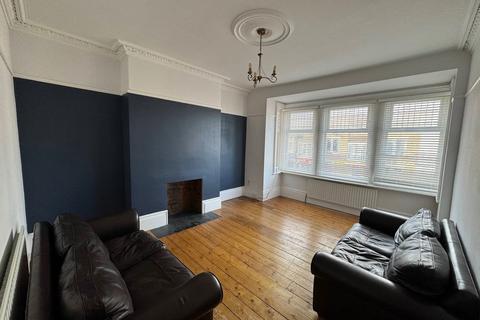 2 bedroom flat to rent, Esplanade, Whitley Bay
