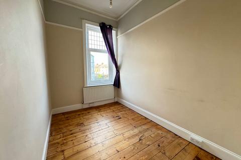 2 bedroom flat to rent, Esplanade, Whitley Bay