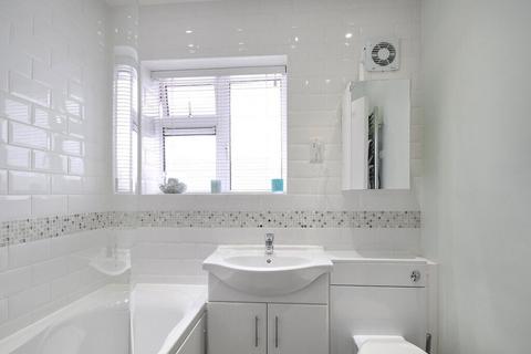 34 Lavender Road, Uxbridge, UB8 3PZ