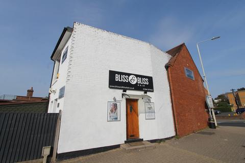 Retail property (high street) to rent, 114 Hagley Rd Stourbridge DY8 1QU